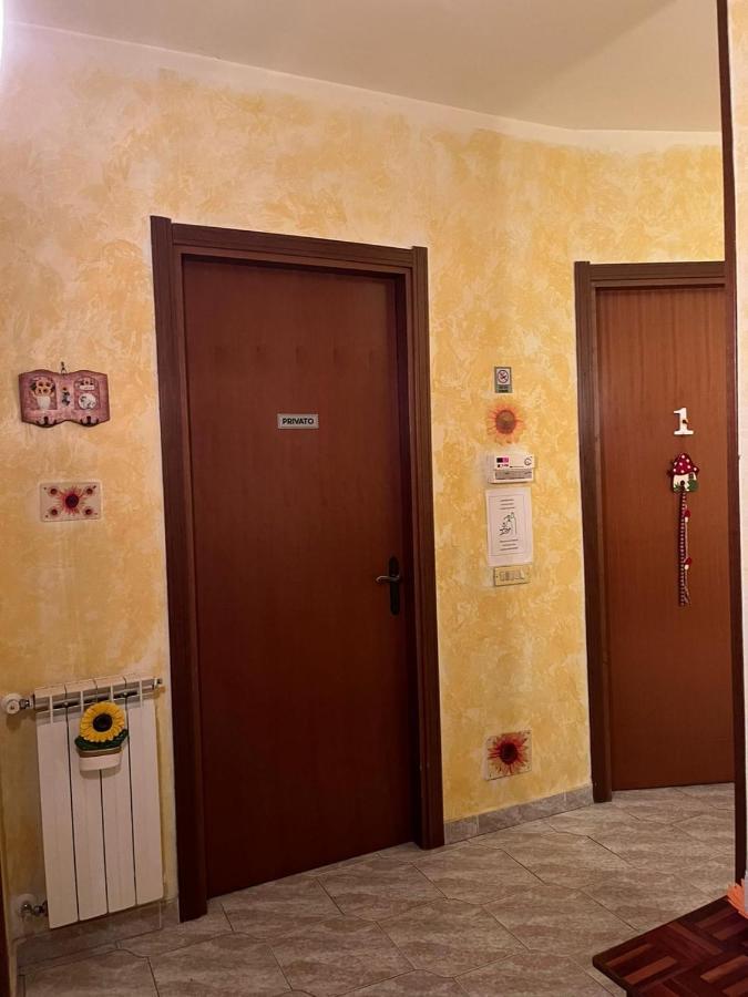 B&B Il Girasole Ortonovo Bagian luar foto