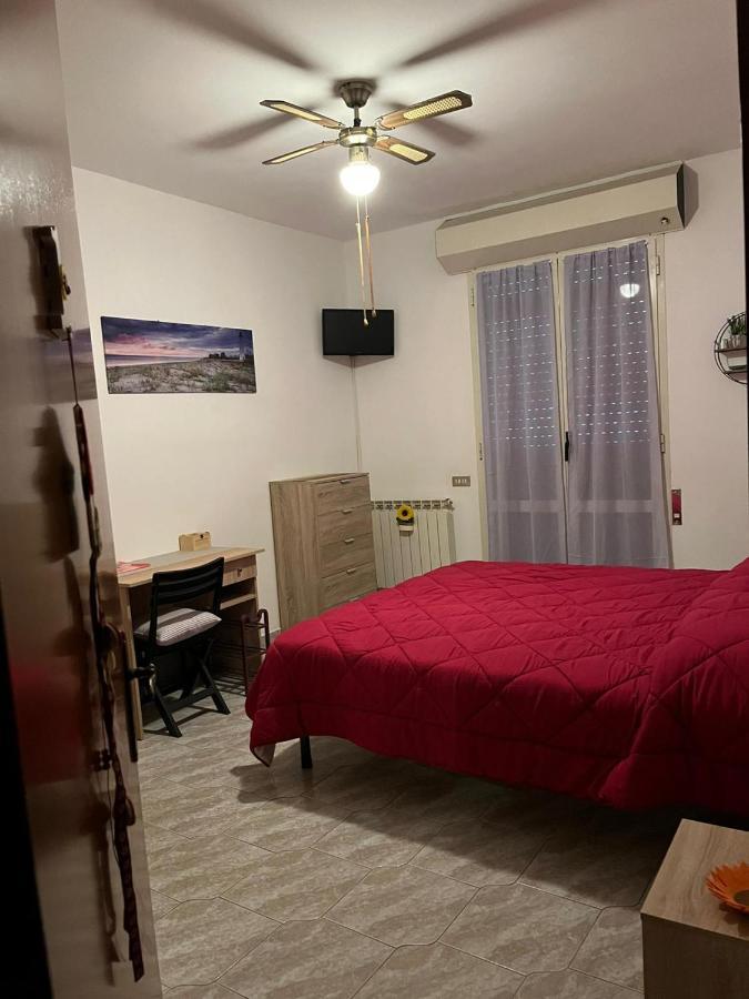 B&B Il Girasole Ortonovo Bagian luar foto