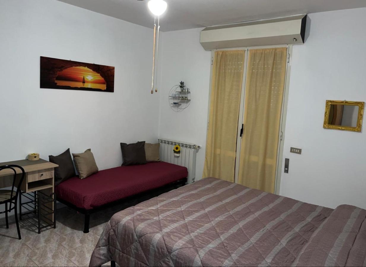 B&B Il Girasole Ortonovo Bagian luar foto