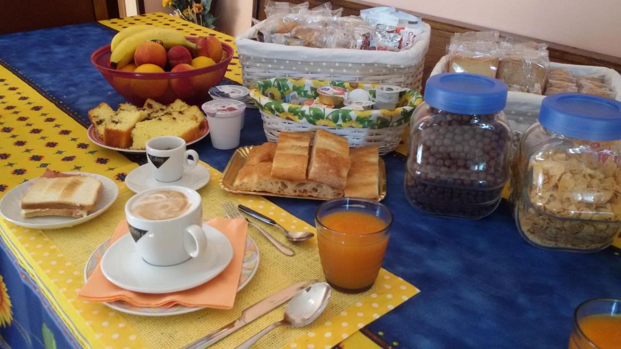 B&B Il Girasole Ortonovo Bagian luar foto