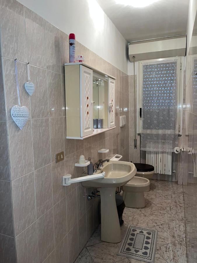 B&B Il Girasole Ortonovo Bagian luar foto