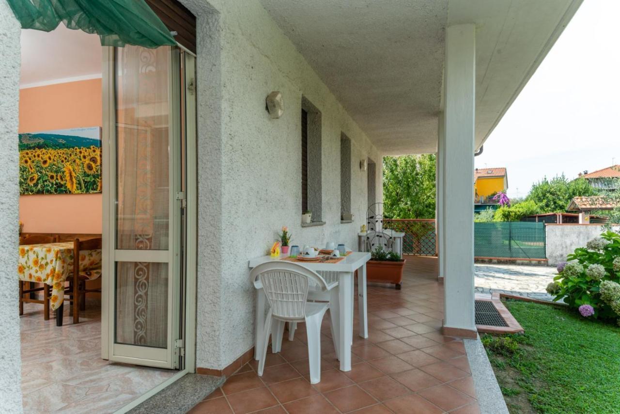 B&B Il Girasole Ortonovo Bagian luar foto