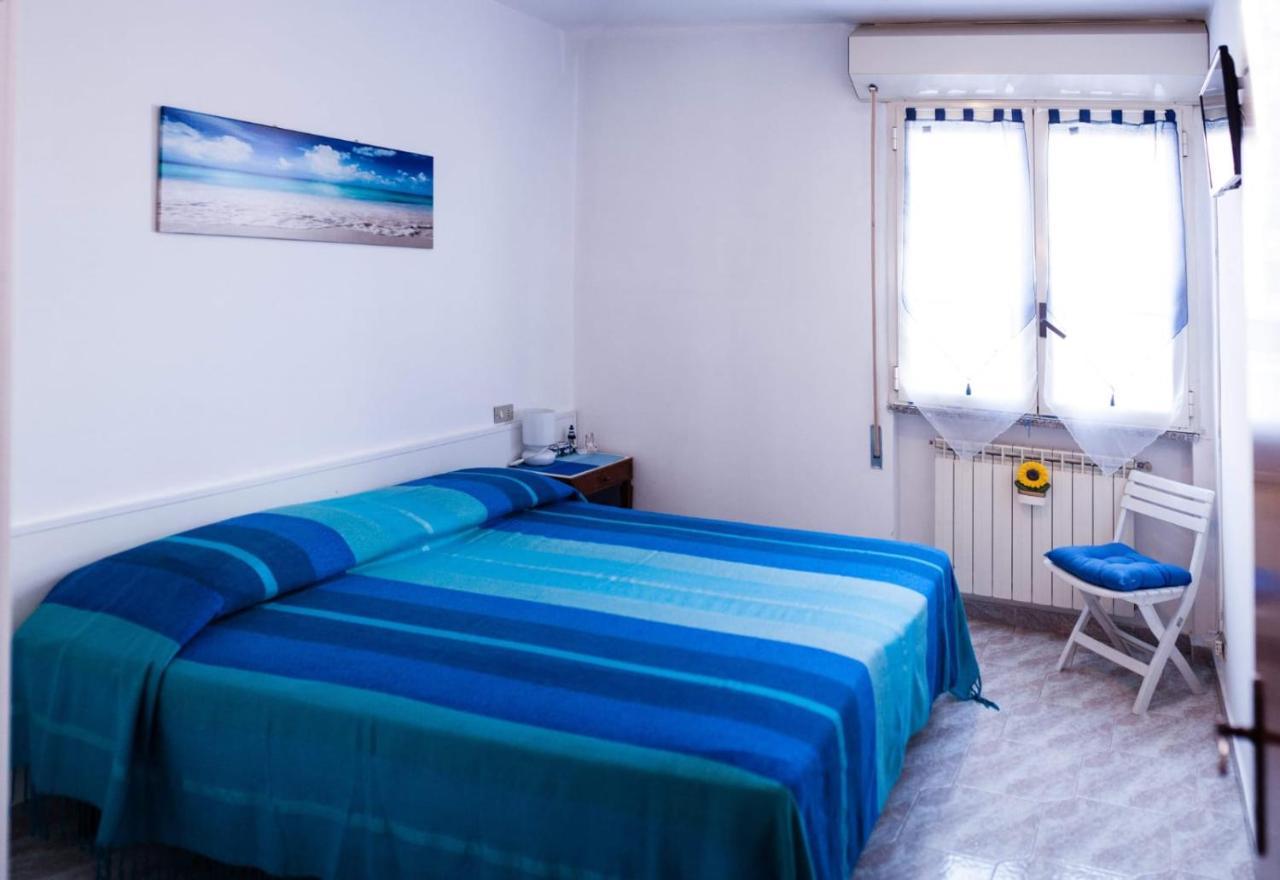 B&B Il Girasole Ortonovo Bagian luar foto