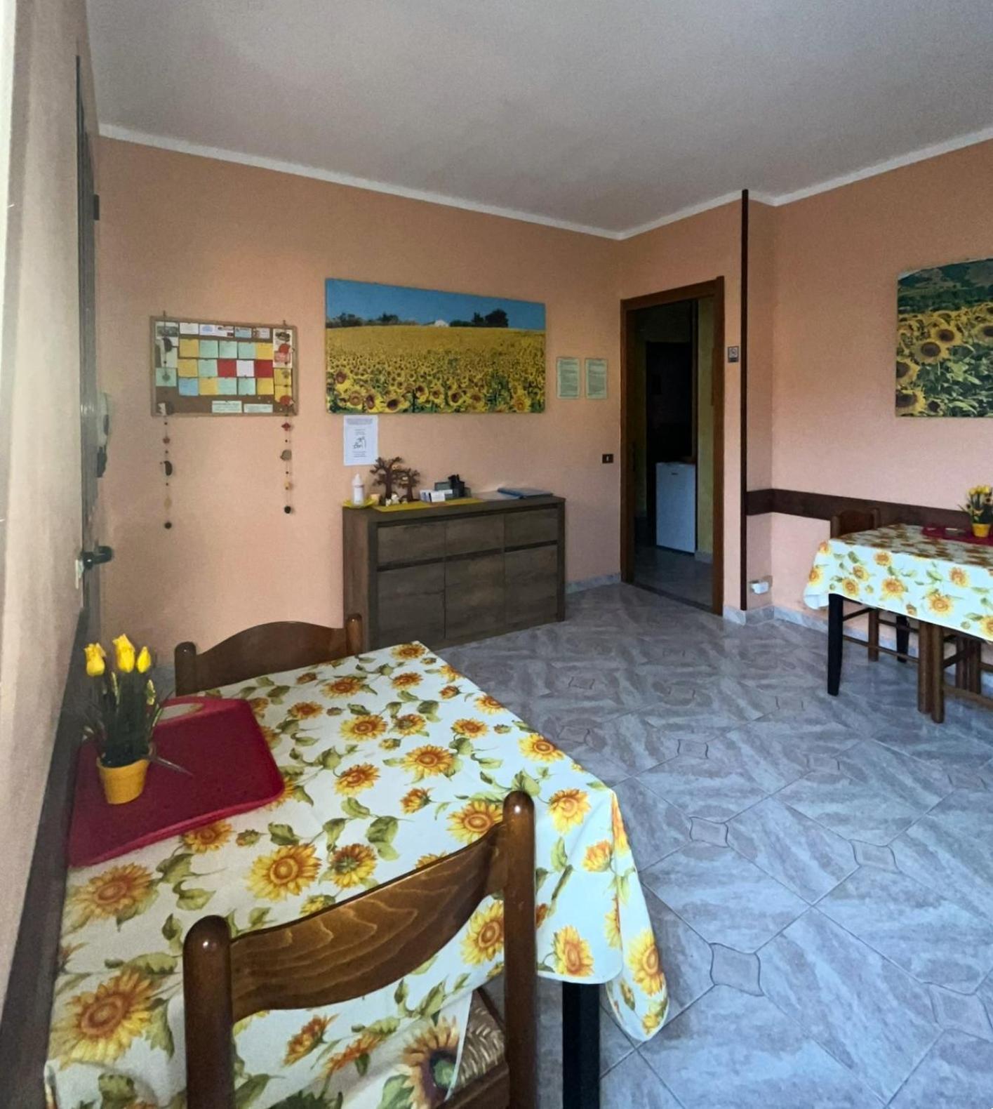B&B Il Girasole Ortonovo Bagian luar foto