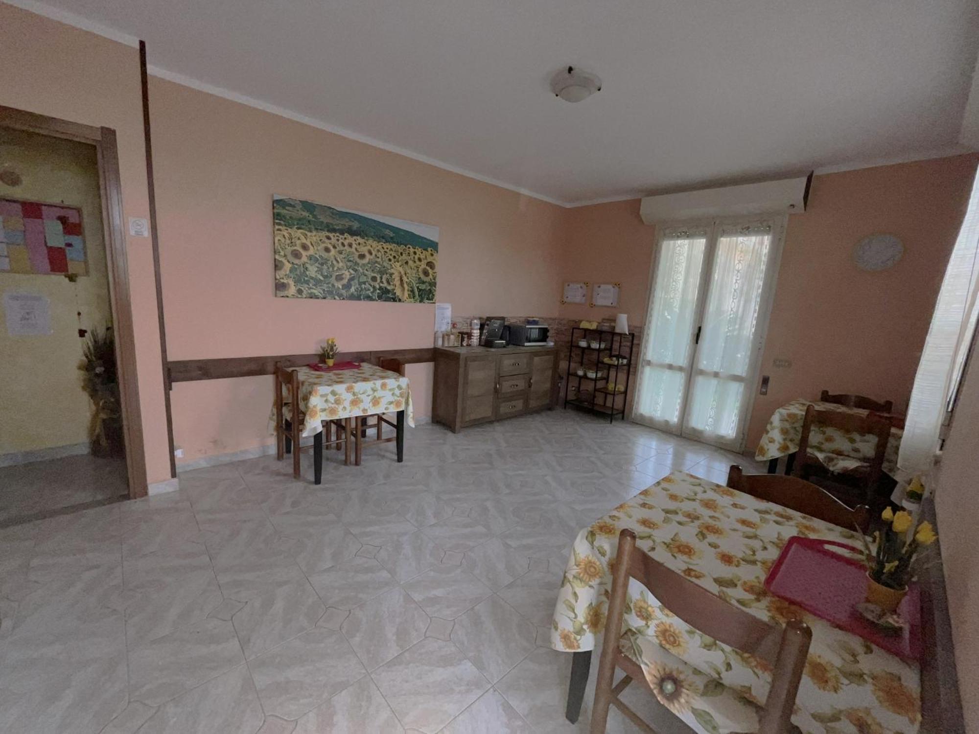 B&B Il Girasole Ortonovo Bagian luar foto